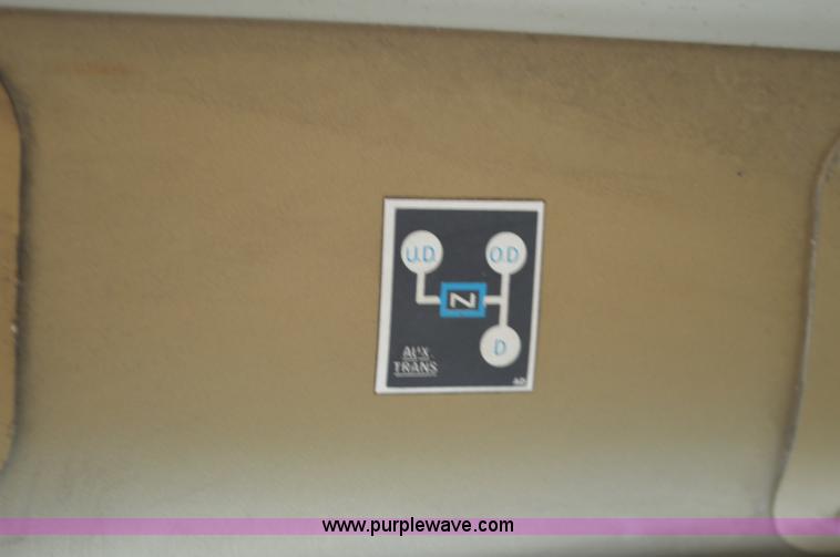 image for item J8699 1976 International Paystar 5000 dump truck