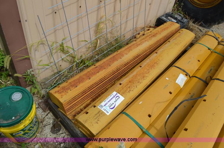 image for item J8700 (16) motor grader cutting edges