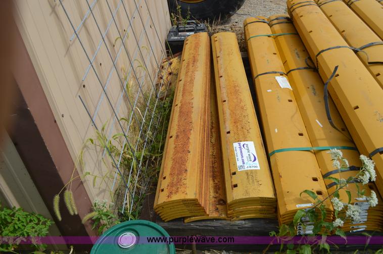image for item J8700 (16) motor grader cutting edges