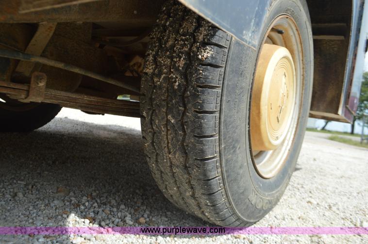 image for item J8701 1986 Chevrolet S10 pickup truck