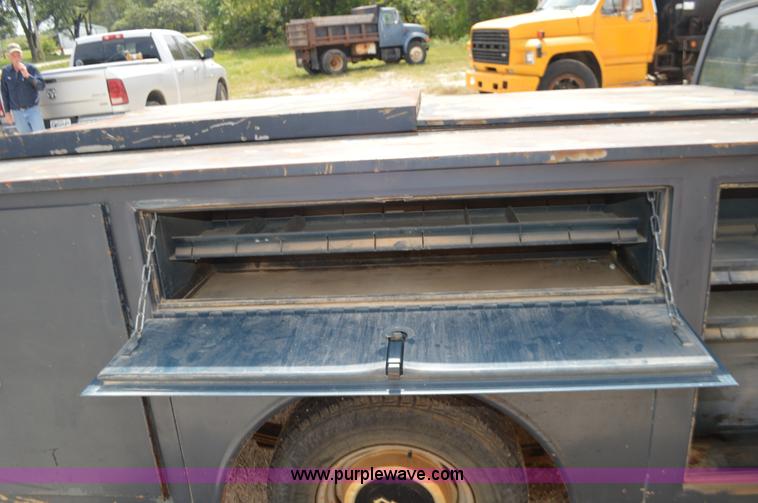 image for item J8701 1986 Chevrolet S10 pickup truck