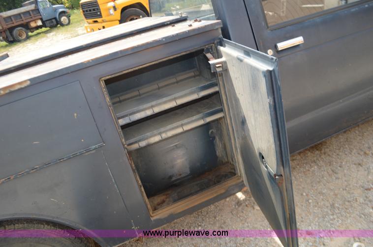 image for item J8701 1986 Chevrolet S10 pickup truck