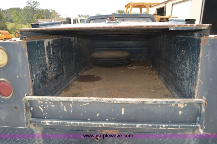 image for item J8701 1986 Chevrolet S10 pickup truck