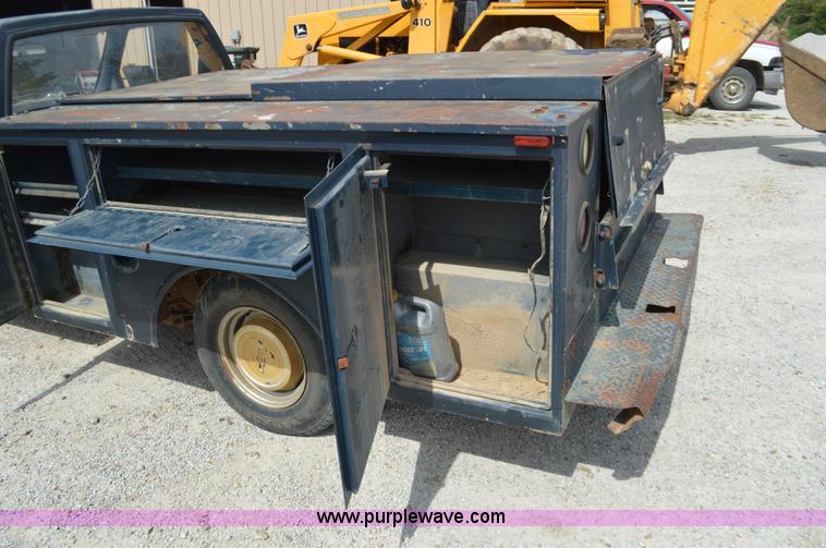 image for item J8701 1986 Chevrolet S10 pickup truck