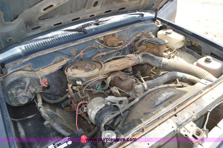 image for item J8701 1986 Chevrolet S10 pickup truck