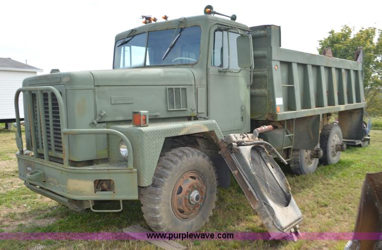 image for item J8702 1976 International Paystar 5000 dump truck