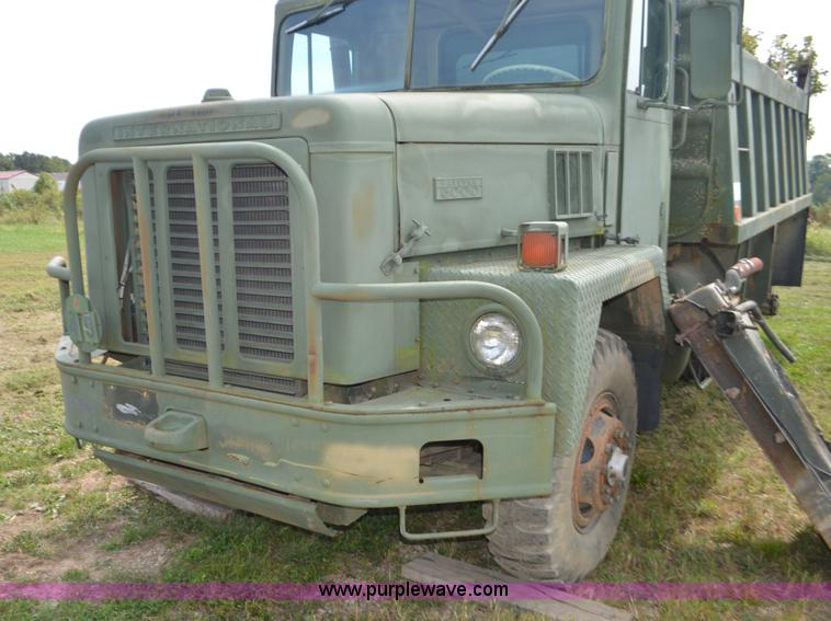 image for item J8702 1976 International Paystar 5000 dump truck