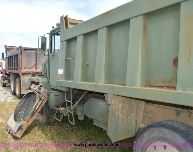 image for item J8702 1976 International Paystar 5000 dump truck