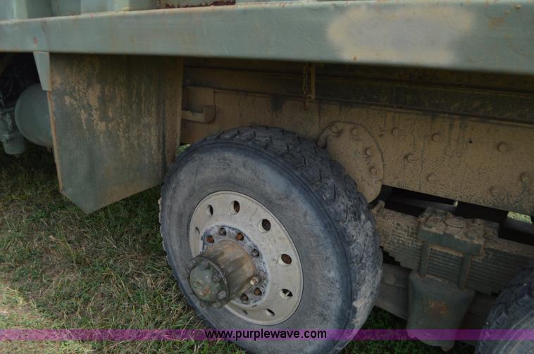 image for item J8702 1976 International Paystar 5000 dump truck