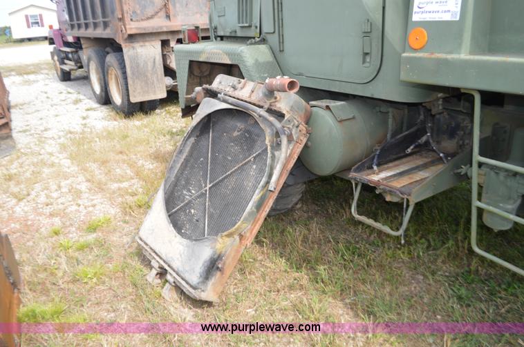 image for item J8702 1976 International Paystar 5000 dump truck