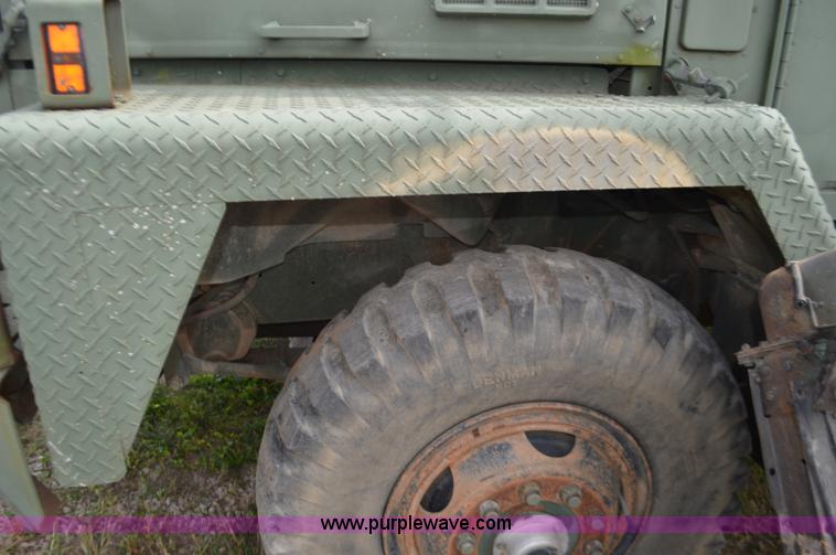 image for item J8702 1976 International Paystar 5000 dump truck