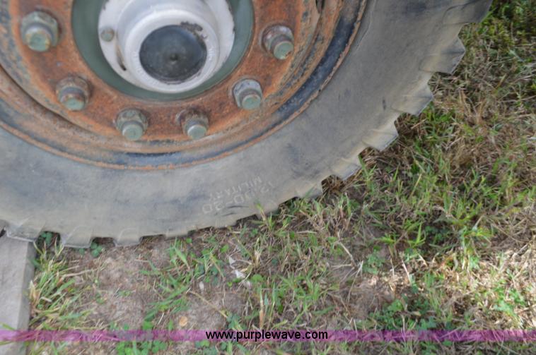 image for item J8702 1976 International Paystar 5000 dump truck