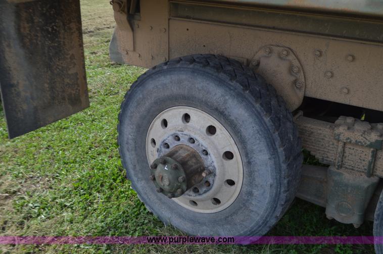 image for item J8702 1976 International Paystar 5000 dump truck