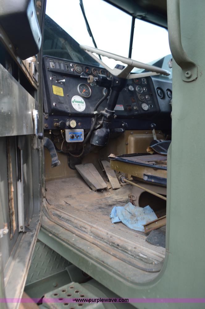 image for item J8702 1976 International Paystar 5000 dump truck