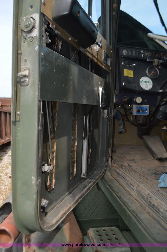 image for item J8702 1976 International Paystar 5000 dump truck