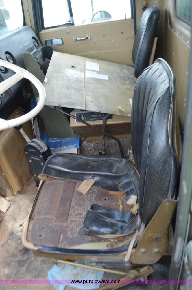 image for item J8702 1976 International Paystar 5000 dump truck