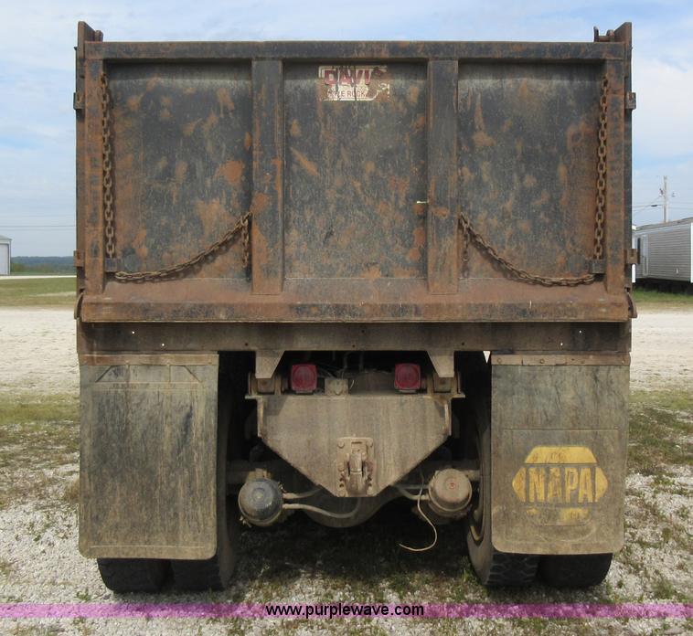image for item J8704 1990 Freightliner FLC1124T dump truck