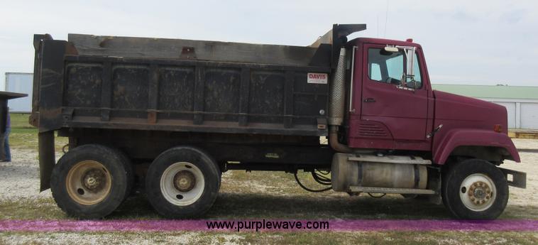 image for item J8704 1990 Freightliner FLC1124T dump truck