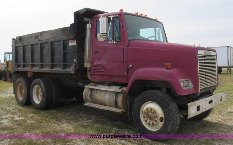 image for item J8704 1990 Freightliner FLC1124T dump truck