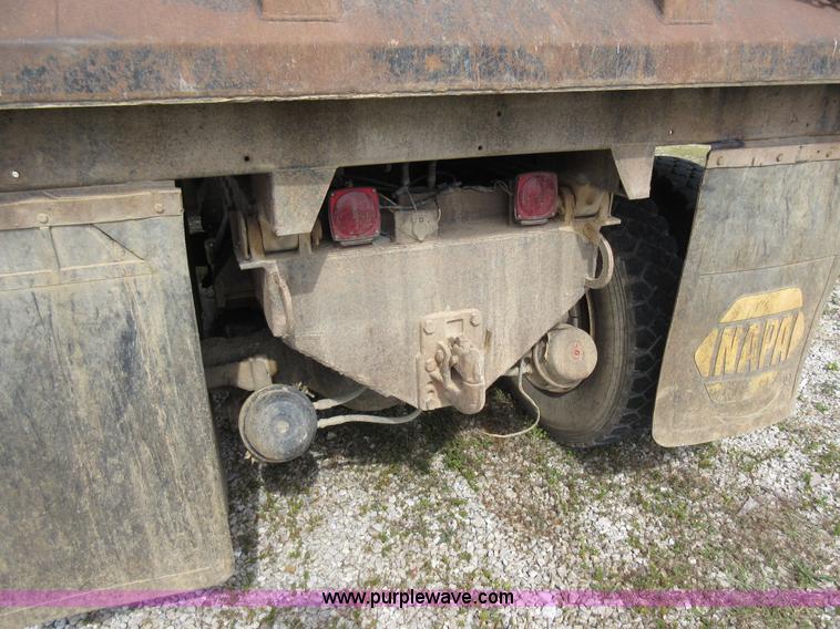 image for item J8704 1990 Freightliner FLC1124T dump truck