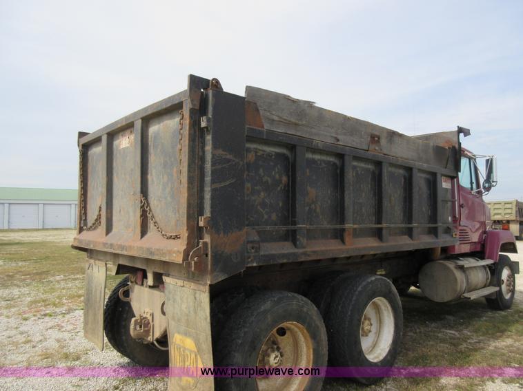 image for item J8704 1990 Freightliner FLC1124T dump truck