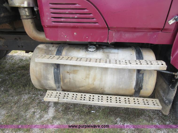 image for item J8704 1990 Freightliner FLC1124T dump truck