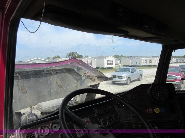 image for item J8704 1990 Freightliner FLC1124T dump truck