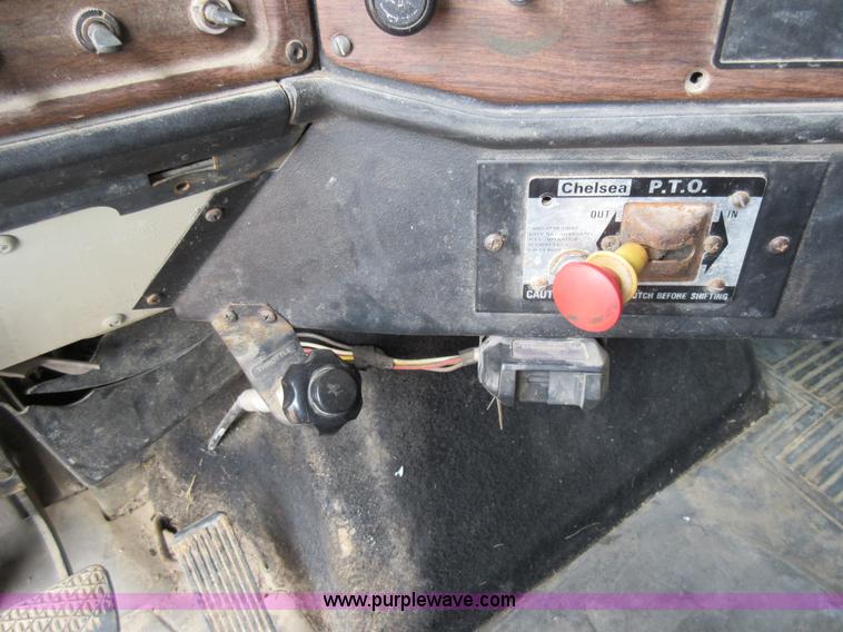 image for item J8704 1990 Freightliner FLC1124T dump truck