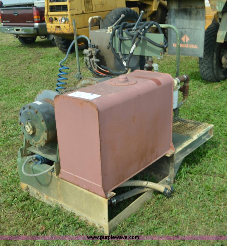 image for item J8705 DP Manufacturing V5BDX1LD hydraulic winch