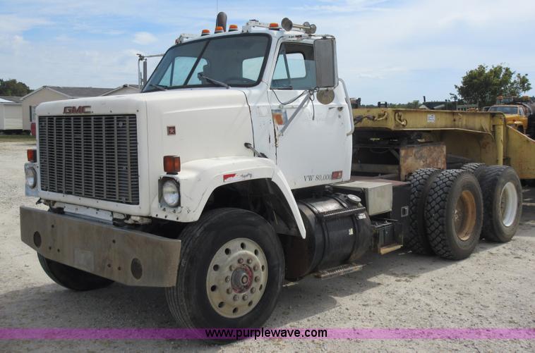 image for item J8706 1983 GMC Brigadier semi truck