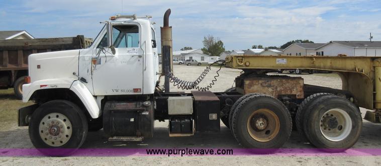 image for item J8706 1983 GMC Brigadier semi truck