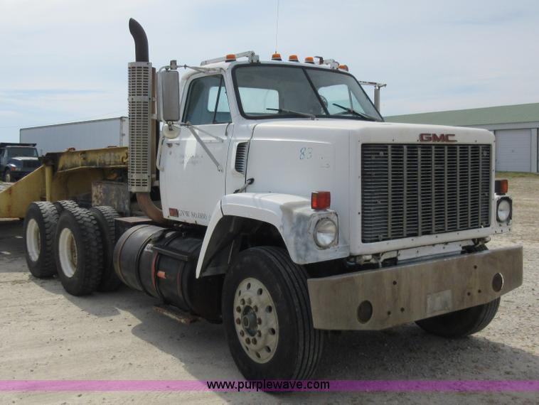 image for item J8706 1983 GMC Brigadier semi truck