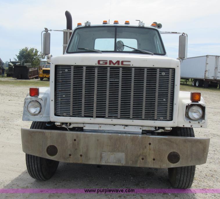 image for item J8706 1983 GMC Brigadier semi truck