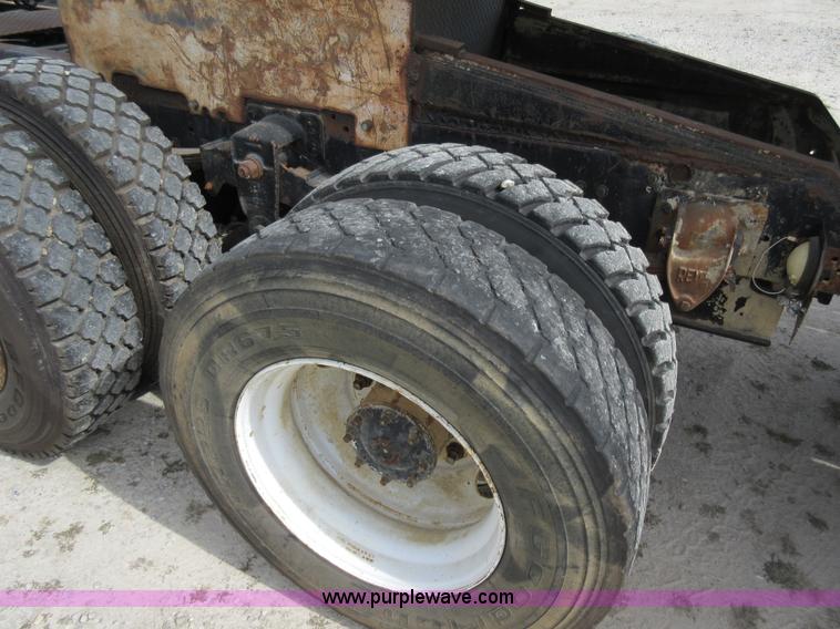 image for item J8706 1983 GMC Brigadier semi truck