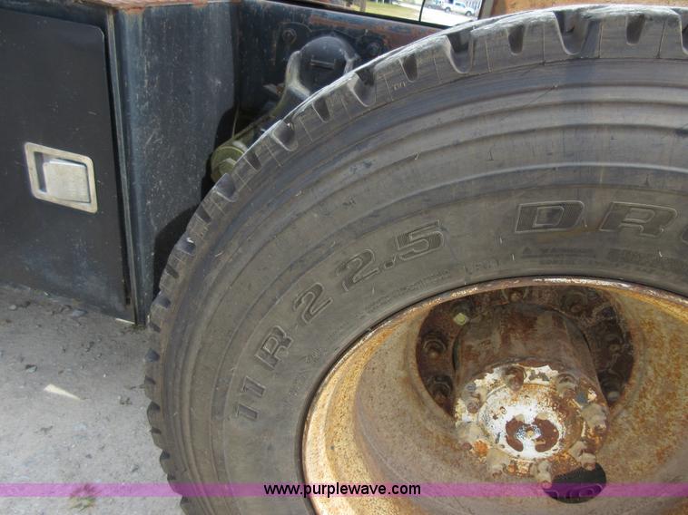 image for item J8706 1983 GMC Brigadier semi truck