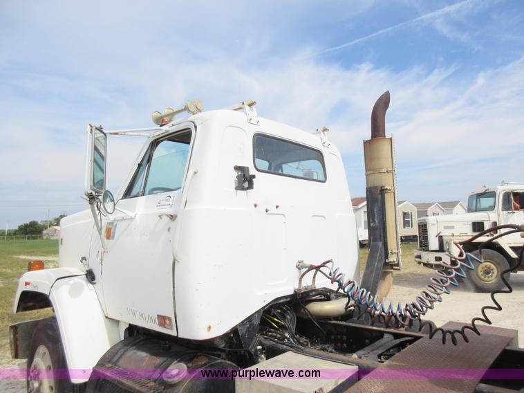 image for item J8706 1983 GMC Brigadier semi truck