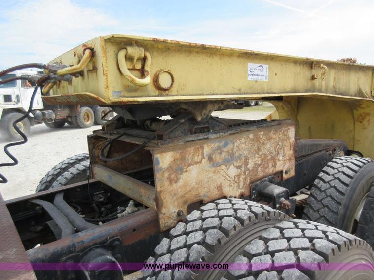 image for item J8706 1983 GMC Brigadier semi truck