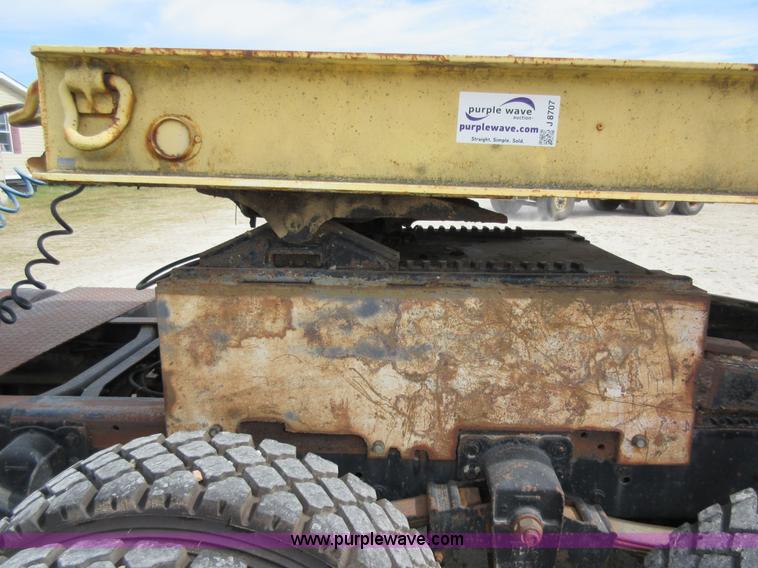 image for item J8706 1983 GMC Brigadier semi truck