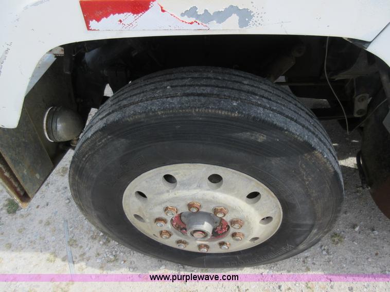 image for item J8706 1983 GMC Brigadier semi truck