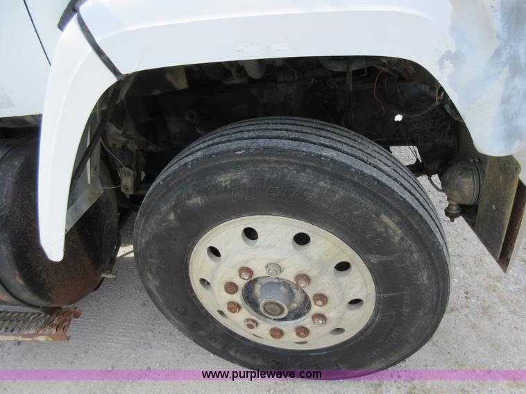 image for item J8706 1983 GMC Brigadier semi truck