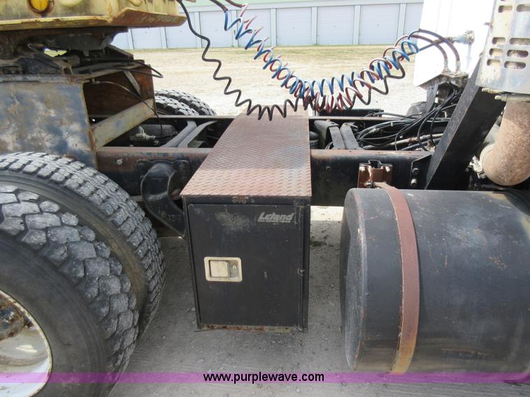 image for item J8706 1983 GMC Brigadier semi truck