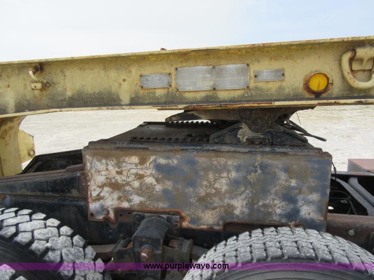 image for item J8706 1983 GMC Brigadier semi truck