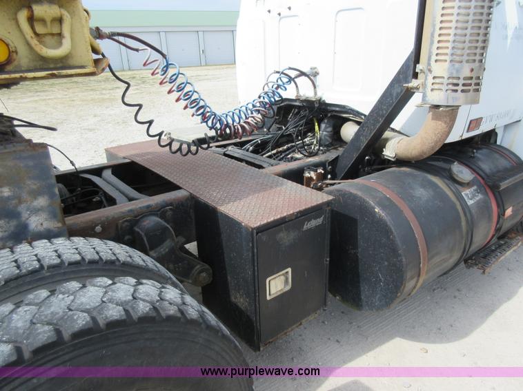 image for item J8706 1983 GMC Brigadier semi truck