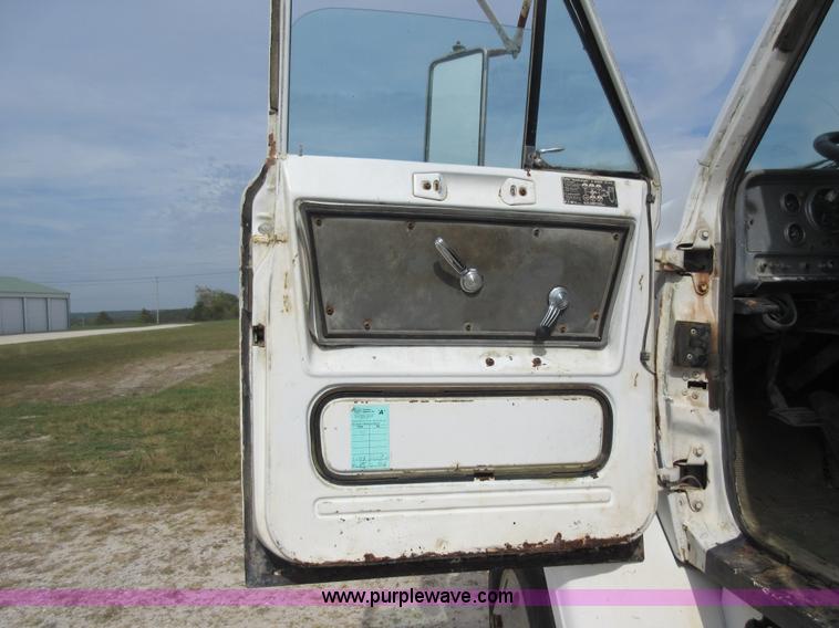 image for item J8706 1983 GMC Brigadier semi truck