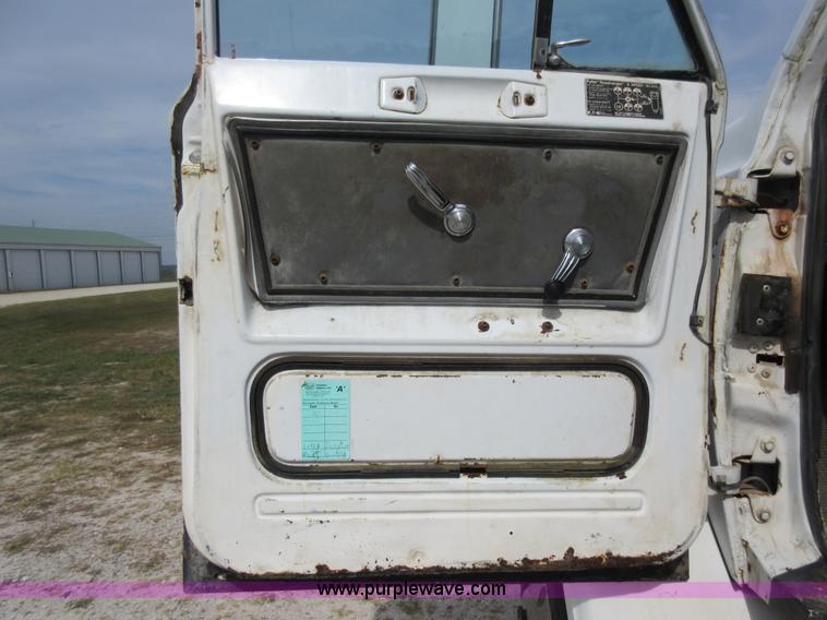 image for item J8706 1983 GMC Brigadier semi truck