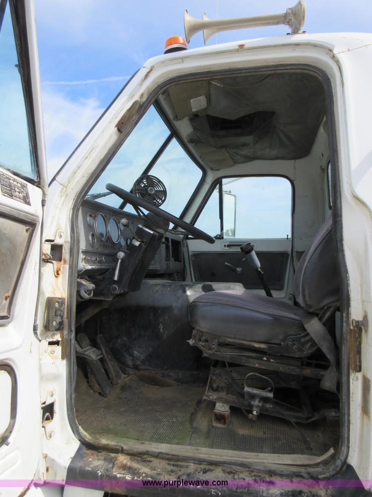 image for item J8706 1983 GMC Brigadier semi truck