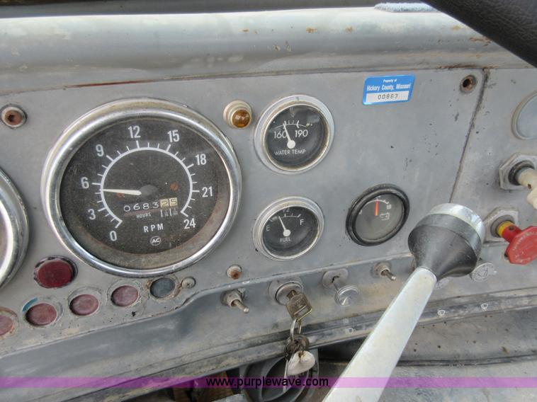 image for item J8706 1983 GMC Brigadier semi truck