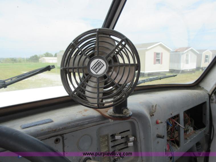 image for item J8706 1983 GMC Brigadier semi truck