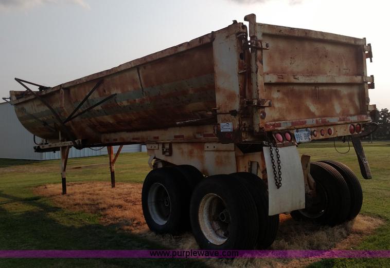 image for item K1135 1987 Clement end dump barrel trailer