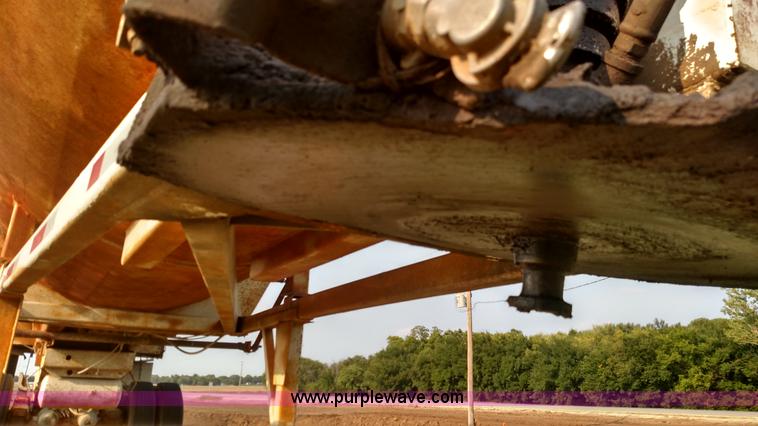 image for item K1135 1987 Clement end dump barrel trailer